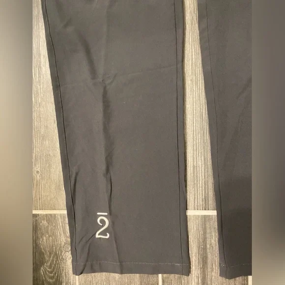 Rom Outdoors Pants Black Minimal Gorpcore Hiking Outdoors Zip Off Pants Shorts L